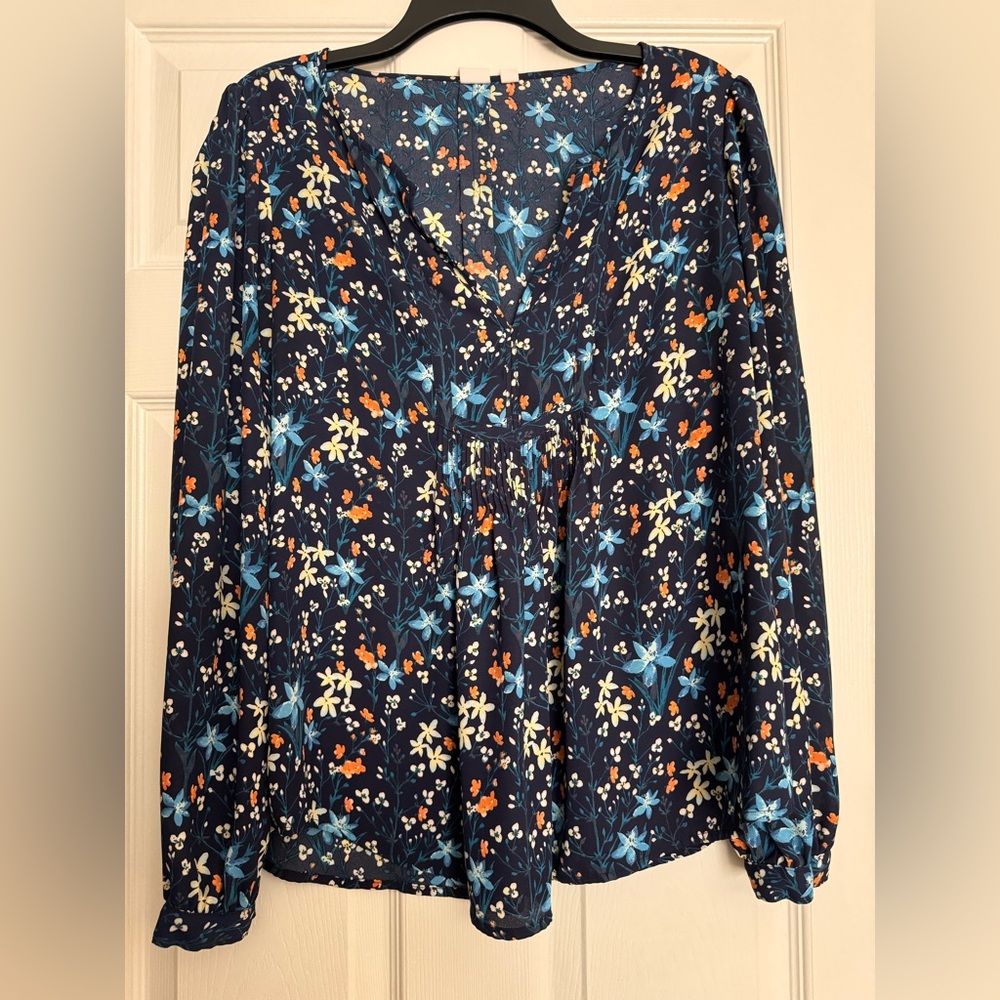 Gap Women’s Navy Floral V-Neck Blouse